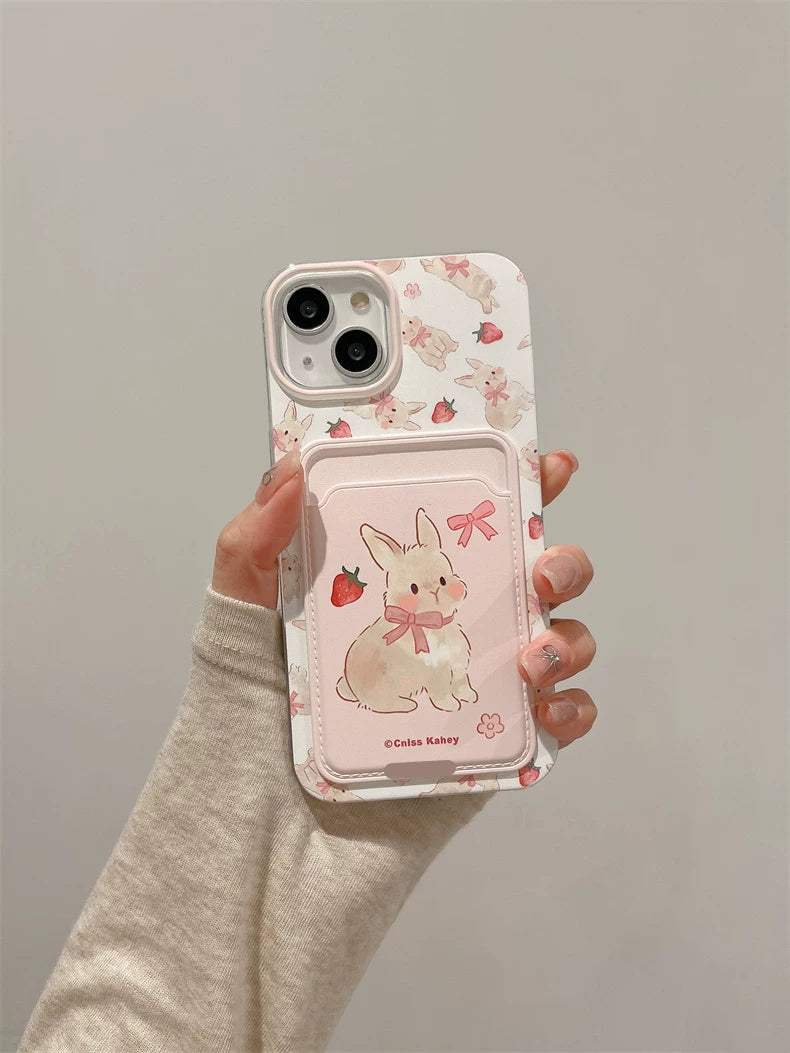 兔子結草莓卡包適用蘋果15PROMAX手機殼14PLUS防摔IPHONE17/16PRO掛繩女13/12/11全包XR/XS矽膠6/7/8P保護套